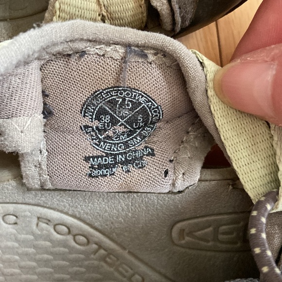 Women’s Keen Sandals Hiking Outdoor Anti Odor Shoes Washable Sandal Size 7.5 - Picture 5 of 13